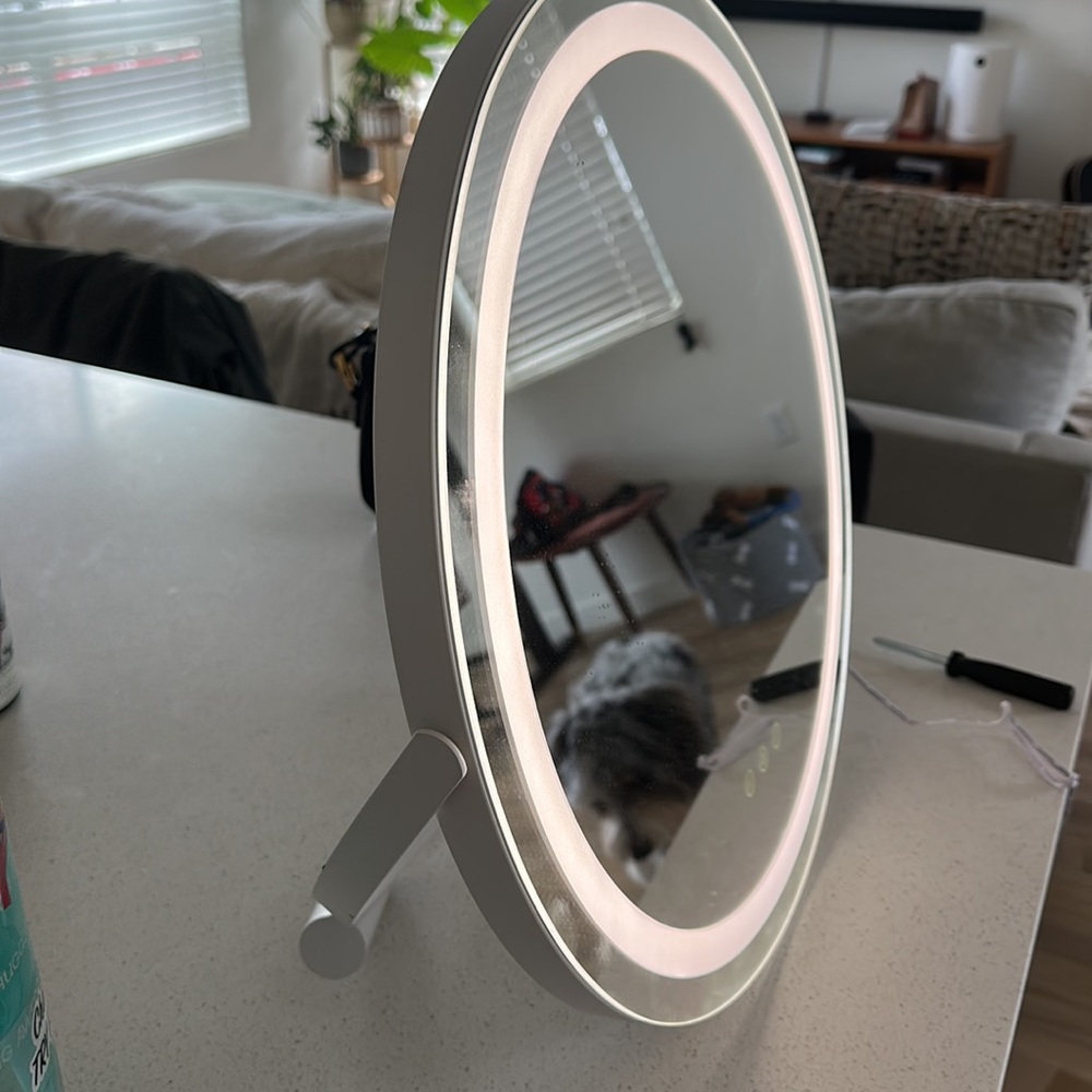 Vanity - Picture 5 of 5
